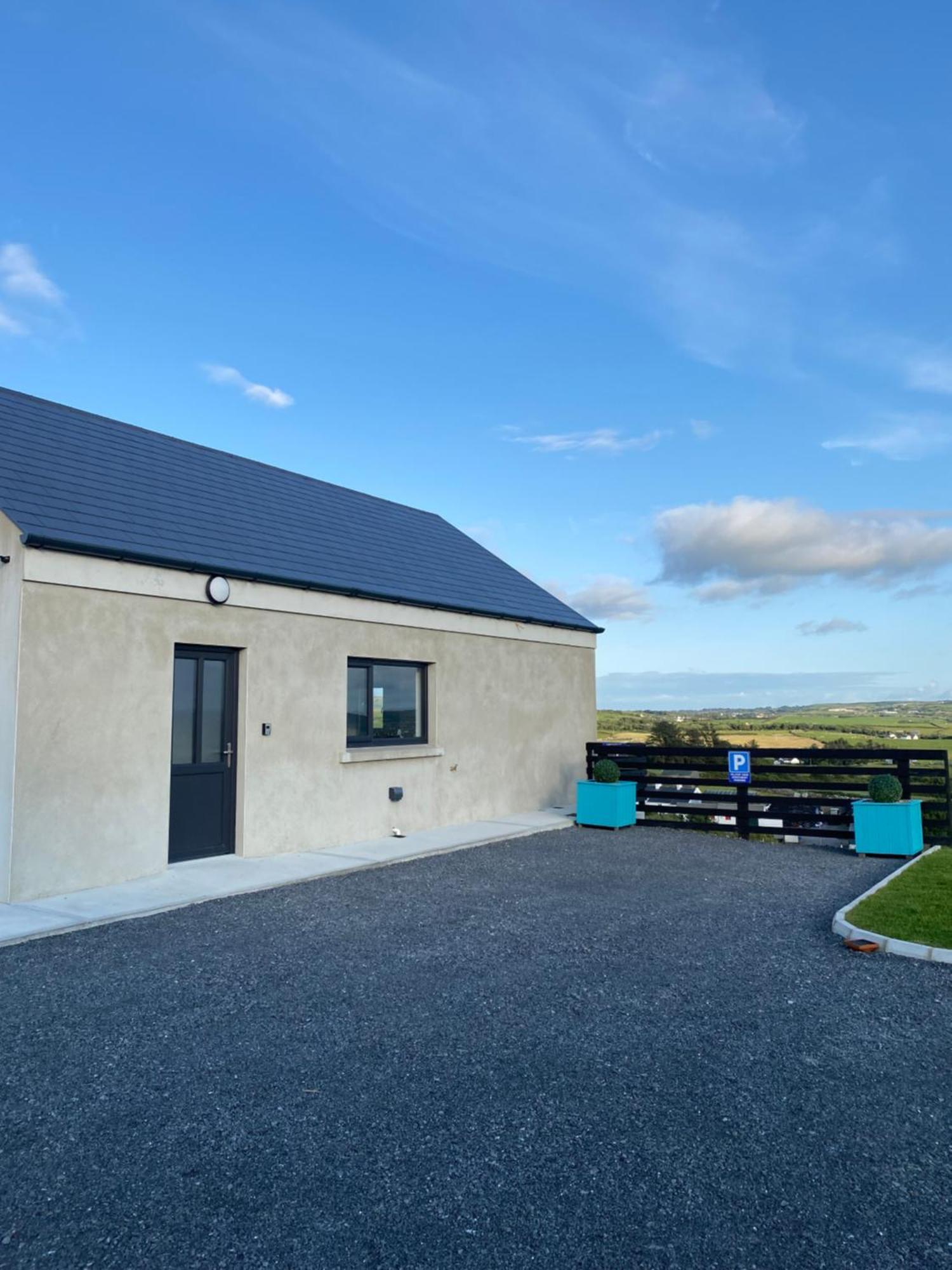 Hill Top View Apartment Lahinch Esterno foto